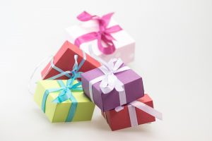 gifts-570816_1920